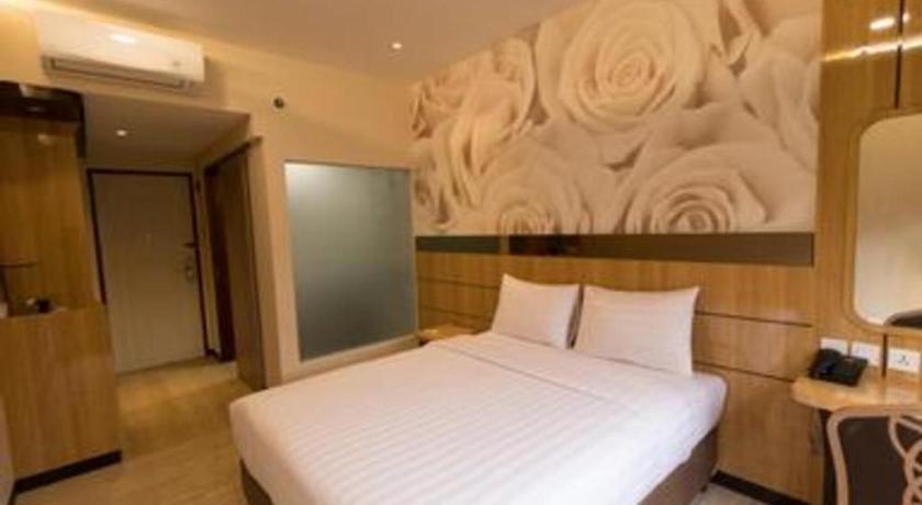 Mine Home Hotel By Sovia Bandung Eksteriør billede